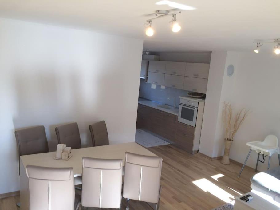 Ferienwohnung Liam Pula Exterior foto