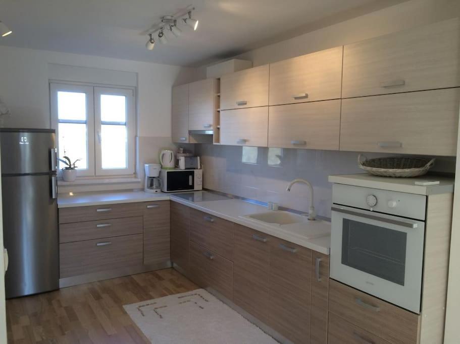 Ferienwohnung Liam Pula Exterior foto