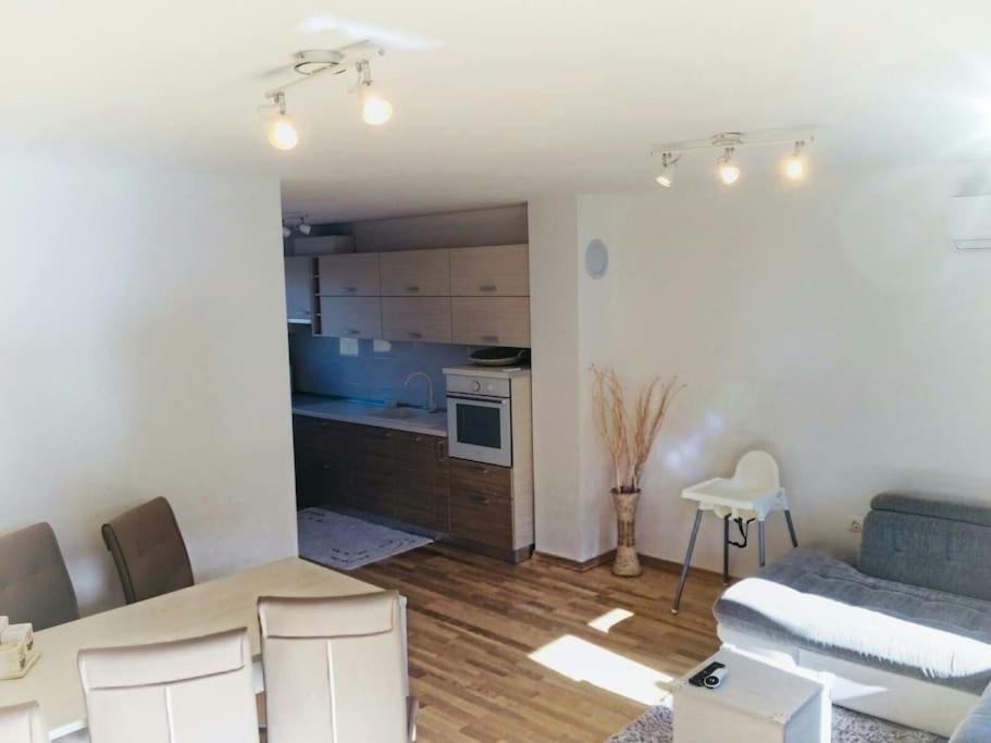 Ferienwohnung Liam Pula Exterior foto